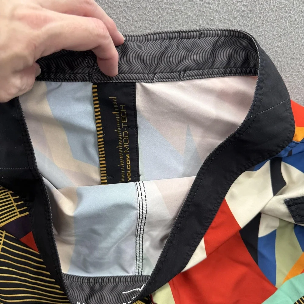 Volcom Board Shorts Mens 34 Multicolor Thomas Hooper Swim Trunks Quick Dry Surf